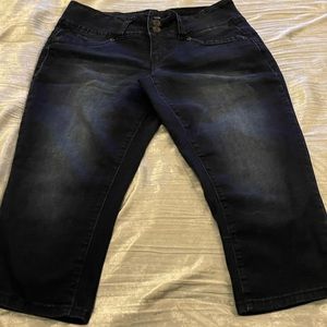 Royalty for‎ Me 4 Dark Wash Denim Capris